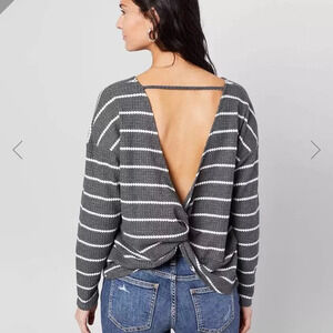 BKE Buckle Gray & White Striped Open Twist Back Thermal Top Small Women’s